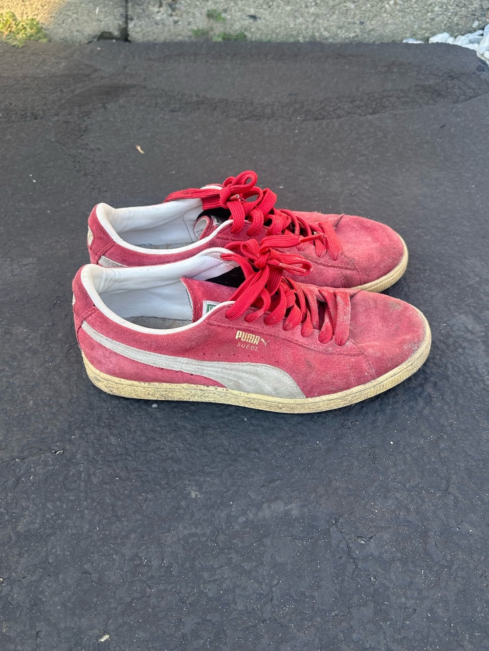 Puma Suede men’s shoe red Low-Top Sneakers size 9